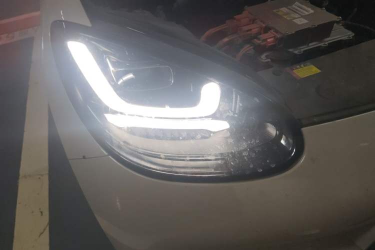 Used Wuling Bingo 2023 203km Comfort Edition Right Front Headlight