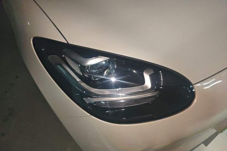 Used Wuling Bingo 2023 203km Light Edition Right Front Headlight