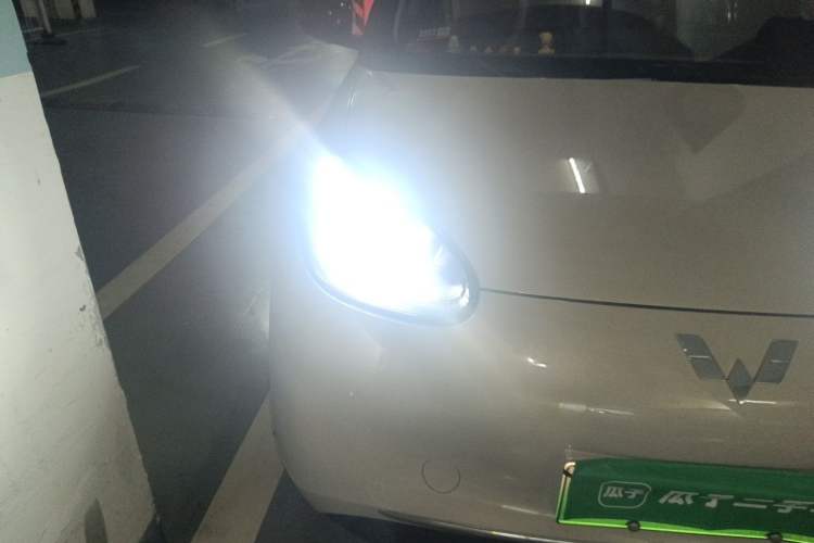 Used Wuling Bingo 2023 333 km Lingxi Connected Version Right Front Headlight
