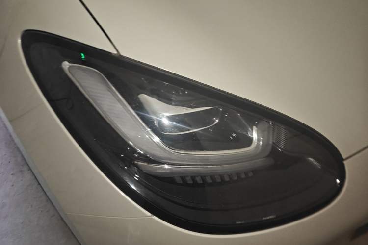 Used Wuling Bingo 2023 203km Comfort Edition Right Front Headlight
