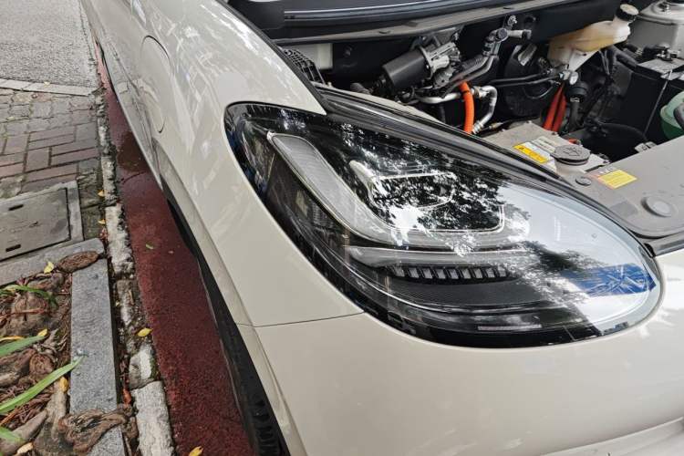 Used Wuling Bingo 2023 333 km Enjoyment Version Right Front Headlight