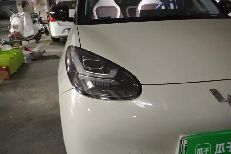 Used Wuling Bingo 2023 333km Enjoy+ Version Right Front Headlight