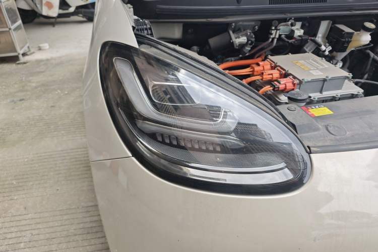 Used Wuling Bingo 2023 203km Comfort Edition Right Front Headlight