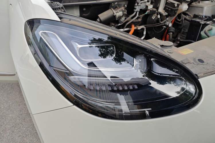 Used Wuling Bingo 2023 333km Enjoy+ Version Right Front Headlight