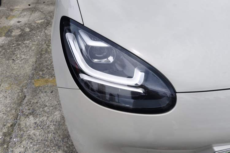 Used Wuling Bingo 2023 333 km Fast-Share Version Right Front Headlight