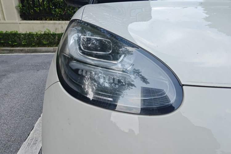 Used Wuling Bingo 2023 333 km Lingxi Connected Version Right Front Headlight