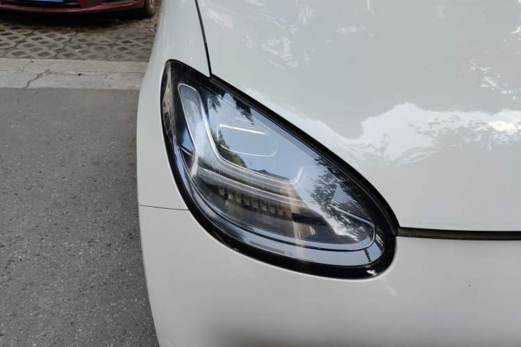Used Wuling Bingo 2023 203km Comfort Edition Right Front Headlight