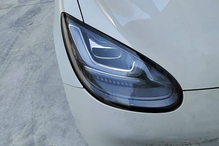 Used Wuling Bingo 2023 333km Enjoy+ Version Right Front Headlight