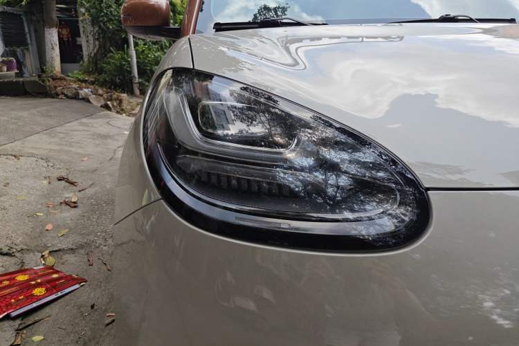Used Wuling Bingo 2023 333km Enjoy+ Version Right Front Headlight