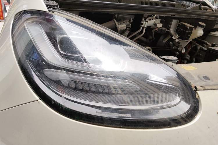 Used Wuling Bingo 2023 333 km Enjoyment Version Right Front Headlight