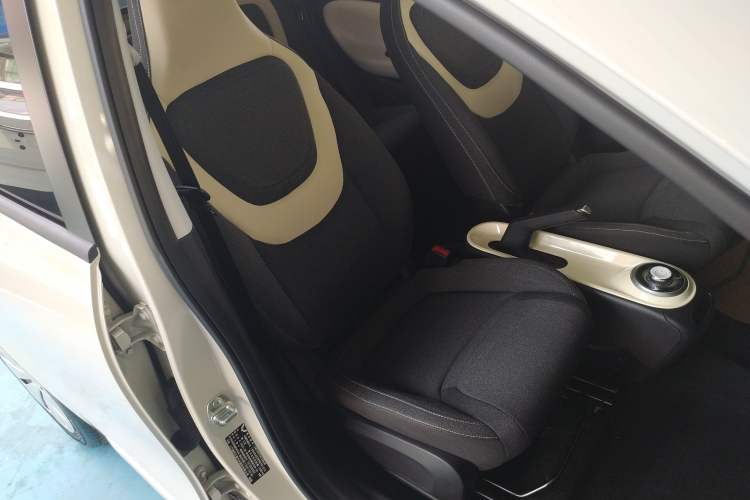 Used Wuling Bingo 2023 203km Light Edition Right Front Seat
