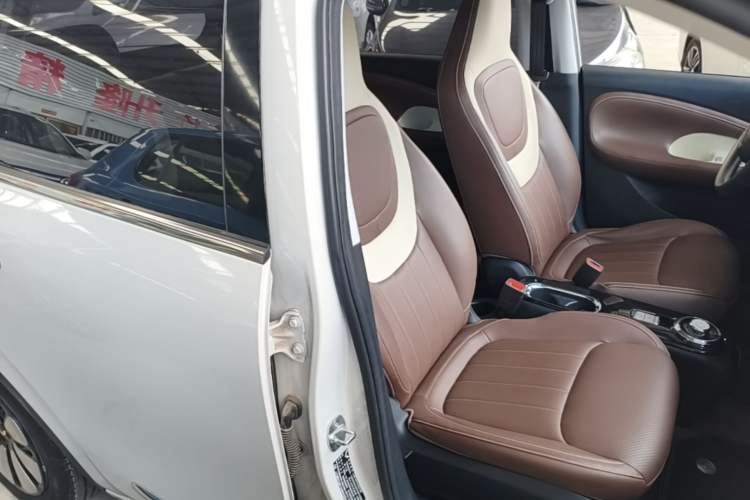 Used Wuling Bingo 2023 333 km Enjoyment Version Right Front Seat