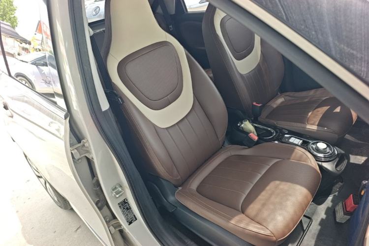 Used Wuling Bingo 2023 410 km Lingxi Deluxe Edition Right Front Seat