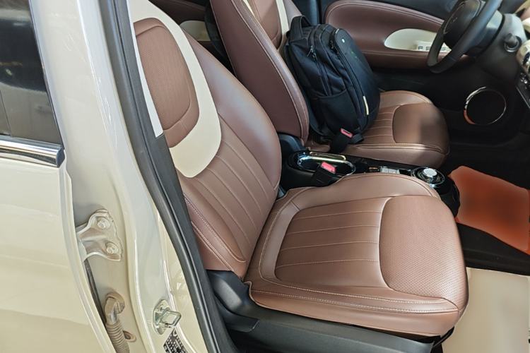 Used Wuling Bingo 2023 410 km Lingxi Deluxe Edition Right Front Seat