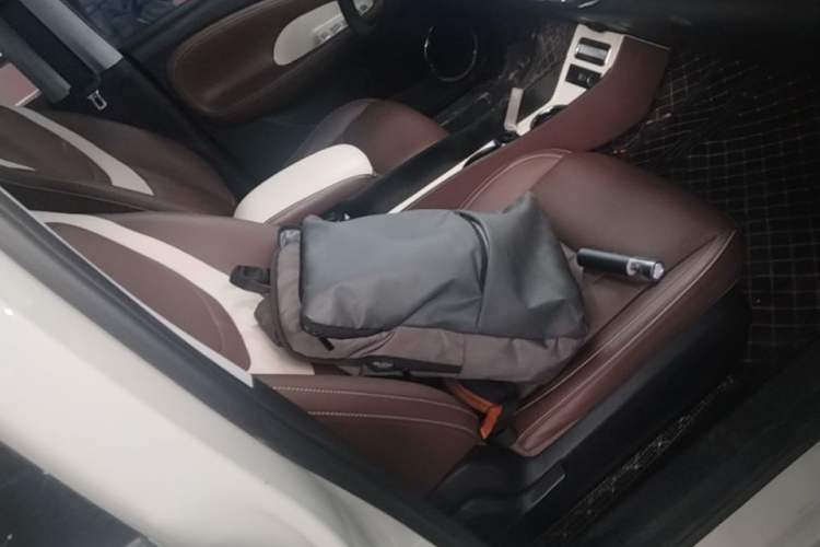 Used Wuling Bingo 2023 333 km Lingxi Connected+ Version Right Front Seat