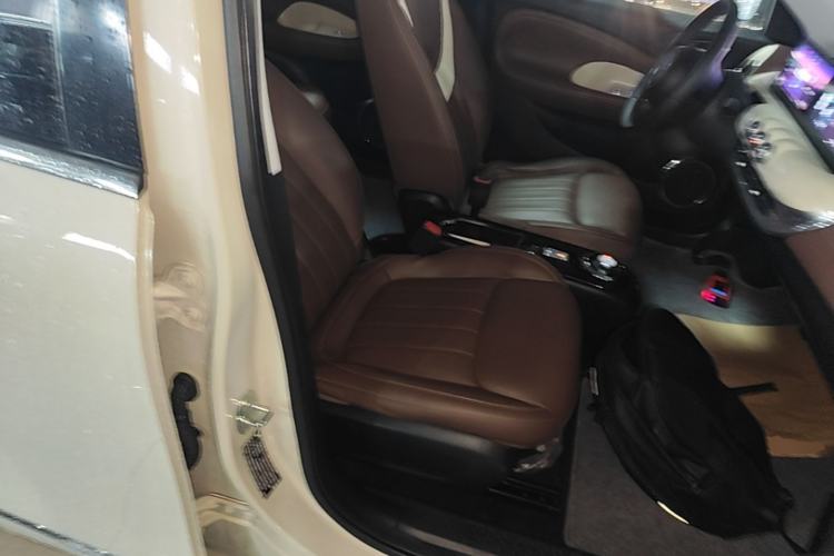 Used Wuling Bingo 2023 333 km Lingxi Connected+ Version Right Front Seat