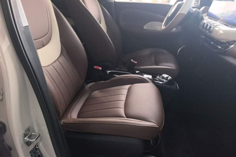 Used Wuling Bingo 2023 333 km Lingxi Connected+ Version Right Front Seat