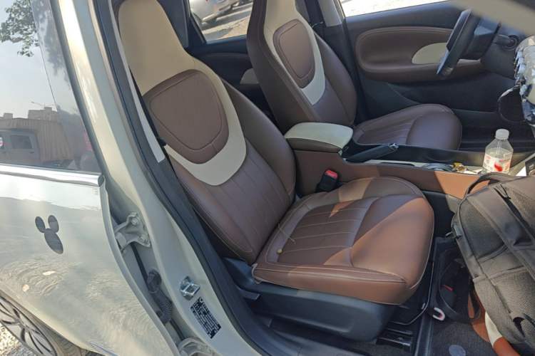 Used Wuling Bingo 2023 203km Comfort Edition Right Front Seat