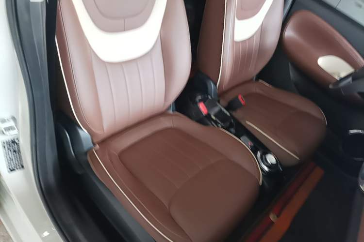 Used Wuling Bingo 2023 333 km Lingxi Connected Version Right Front Seat