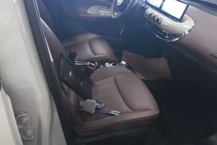 Used Wuling Bingo 2023 333 km Lingxi Connected+ Version Right Front Seat