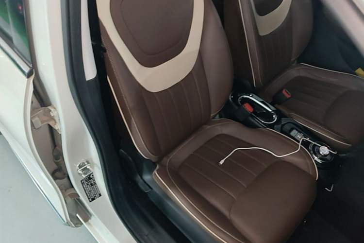 Used Wuling Bingo 2023 333 km Enjoyment Version Right Front Seat