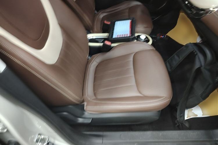 Used Wuling Bingo 2023 333 km Lingxi Connected+ Version Right Front Seat