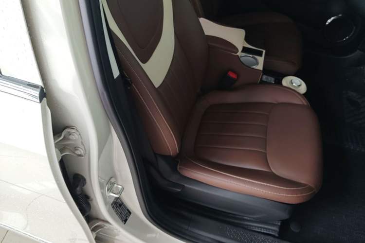 Used Wuling Bingo 2023 410 km Lingxi Deluxe Edition Right Front Seat