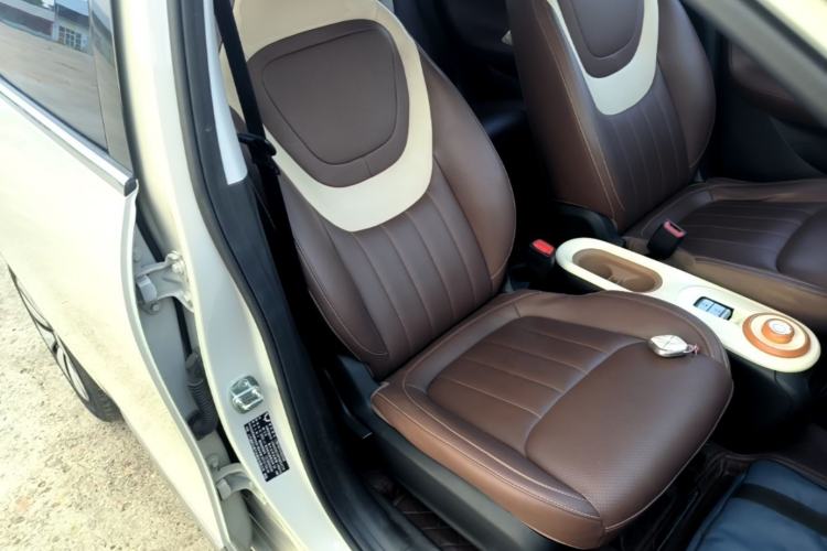 Used Wuling Bingo 2023 333 km Lingxi Connected+ Version Right Front Seat