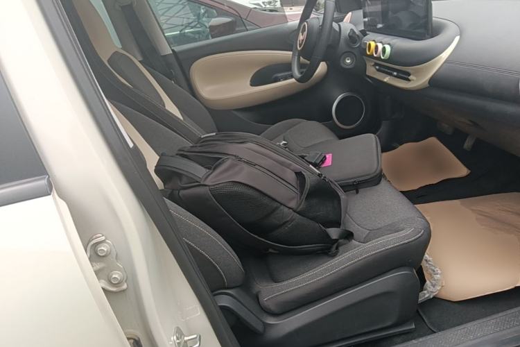 Used Wuling Bingo 2023 333 km Fast-Share Version Right Front Seat