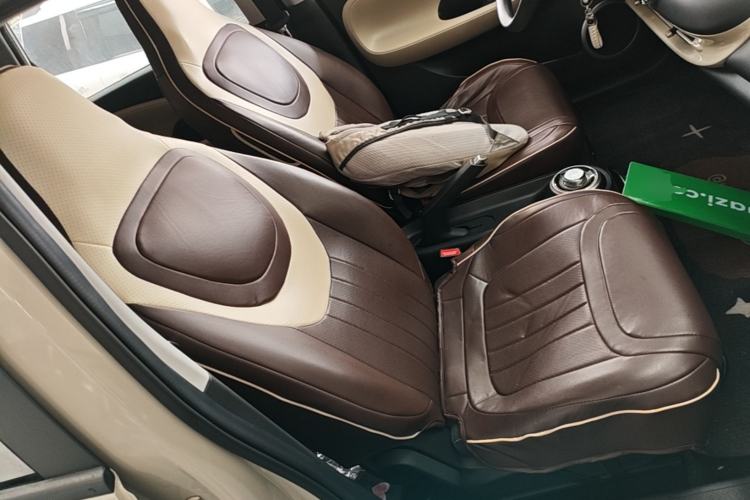 Used Wuling Bingo 2023 203km Light Edition Right Front Seat