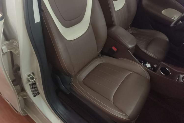 Used Wuling Bingo 2023 333 km Lingxi Connected Version Right Front Seat