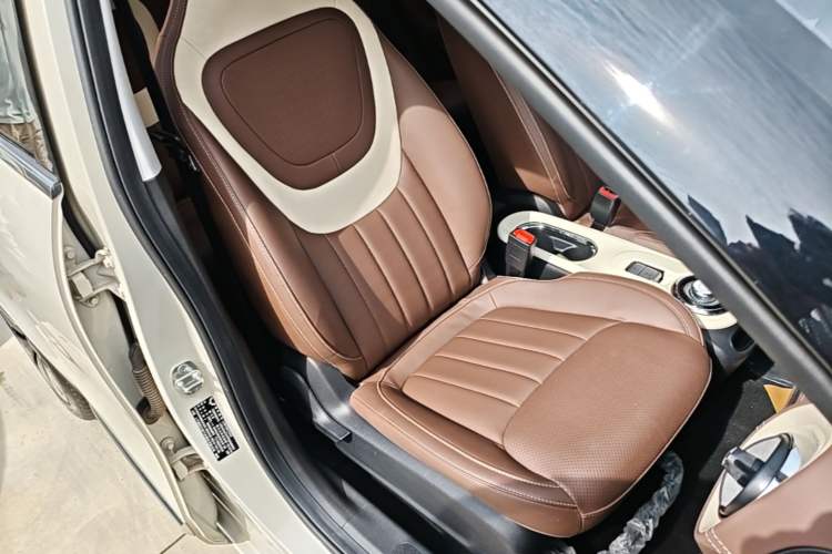 Used Wuling Bingo 2023 410 km Lingxi Deluxe Edition Right Front Seat