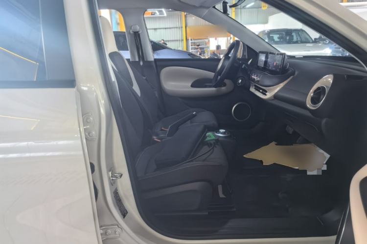 Used Wuling Bingo 2023 333 km Fast-Share Version Right Front Seat