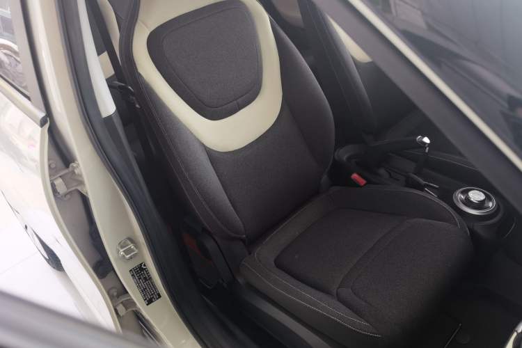 Used Wuling Bingo 2023 203km Light Edition Right Front Seat