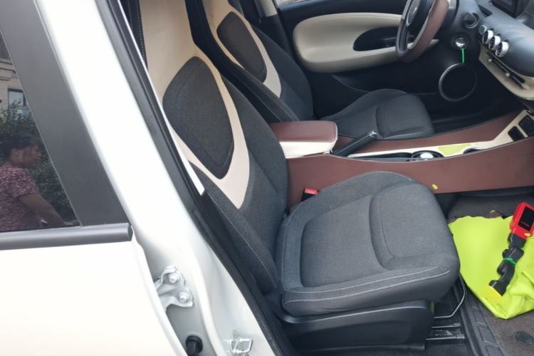 Used Wuling Bingo 2023 203km Light Edition Right Front Seat