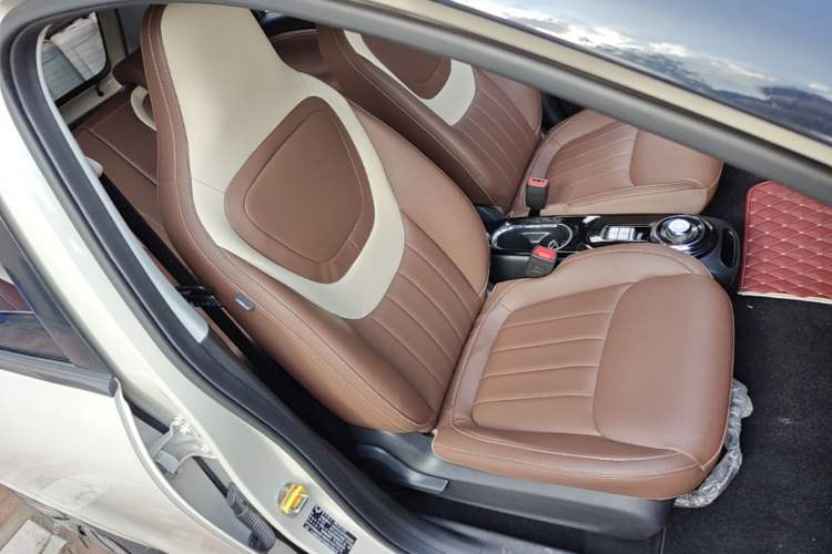 Used Wuling Bingo 2023 410 km Lingxi Deluxe Edition Right Front Seat
