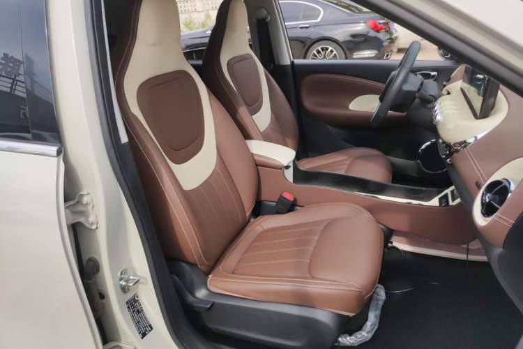 Used Wuling Bingo 2023 333 km Enjoyment Version Right Front Seat