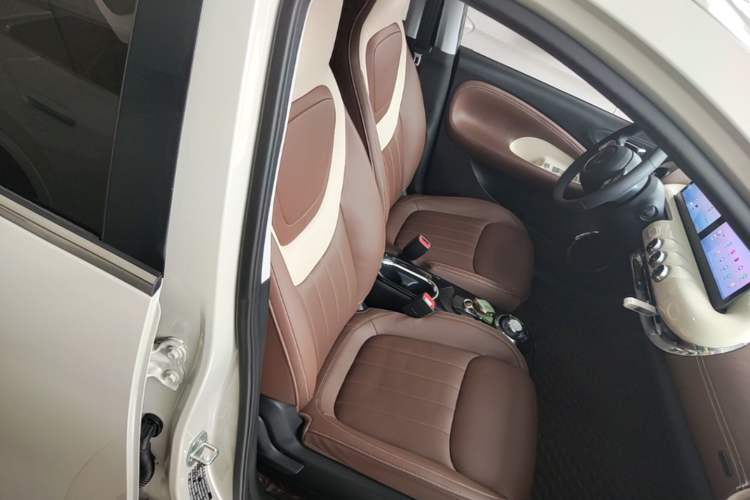 Used Wuling Bingo 2023 333 km Lingxi Connected+ Version Right Front Seat