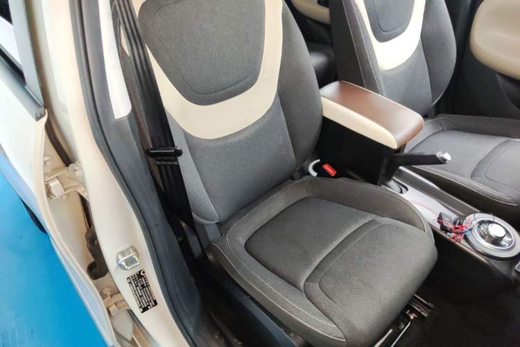 Used Wuling Bingo 2023 333 km Fast-Share Version Right Front Seat
