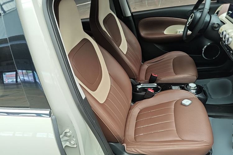 Used Wuling Bingo 2023 333 km Lingxi Connected+ Version Right Front Seat