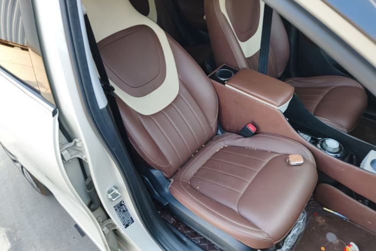 Used Wuling Bingo 2023 410 km Lingxi Deluxe Edition Right Front Seat