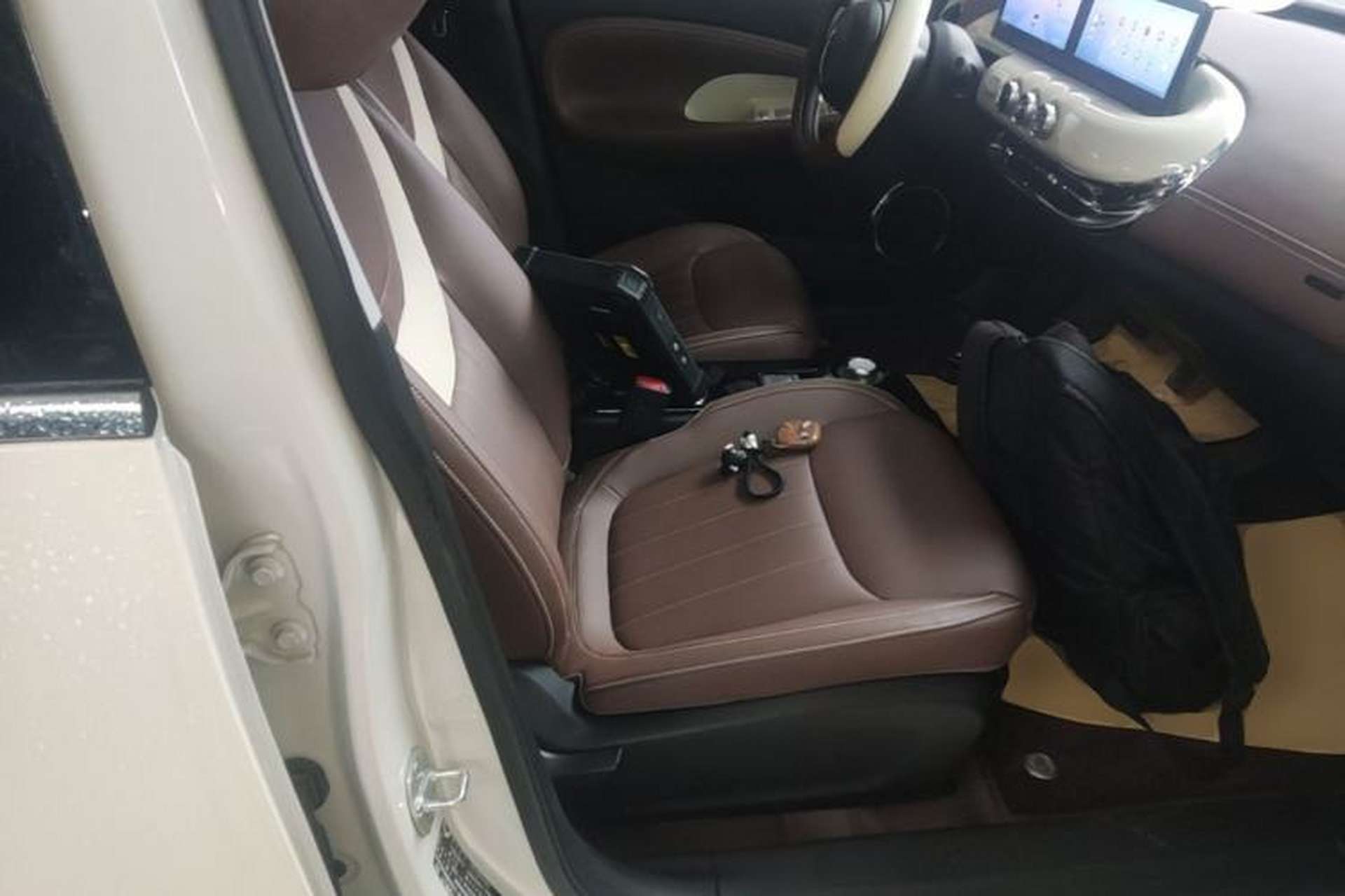 Used Wuling Bingo 2023 410 km Lingxi Deluxe Edition Right Front Seat