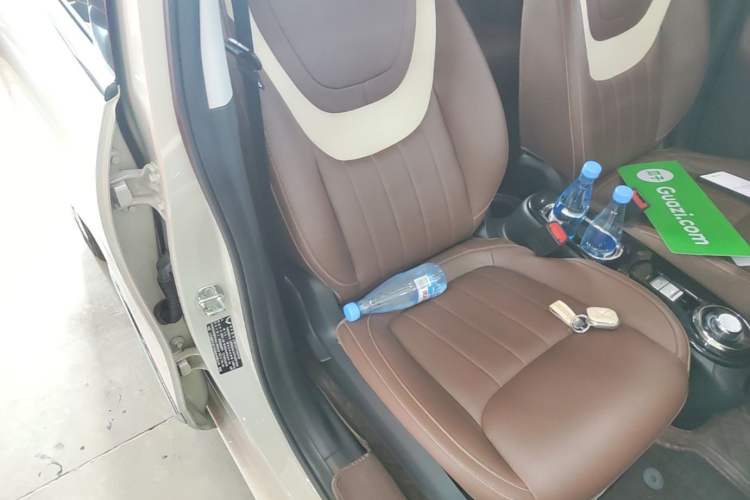Used Wuling Bingo 2023 333 km Lingxi Connected+ Version Right Front Seat