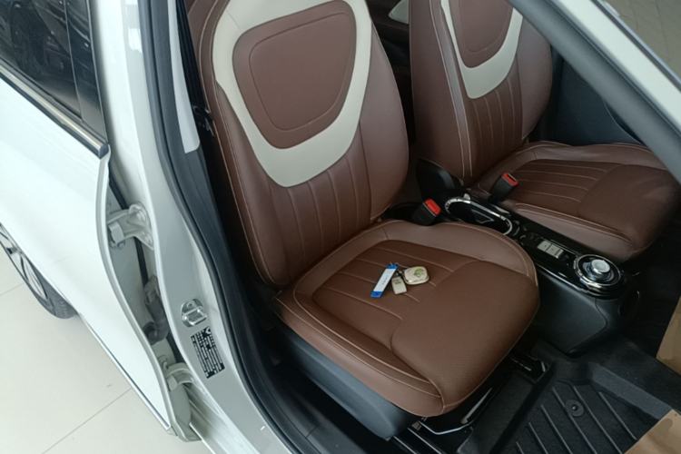 Used Wuling Bingo 2023 333 km Enjoyment Version Right Front Seat