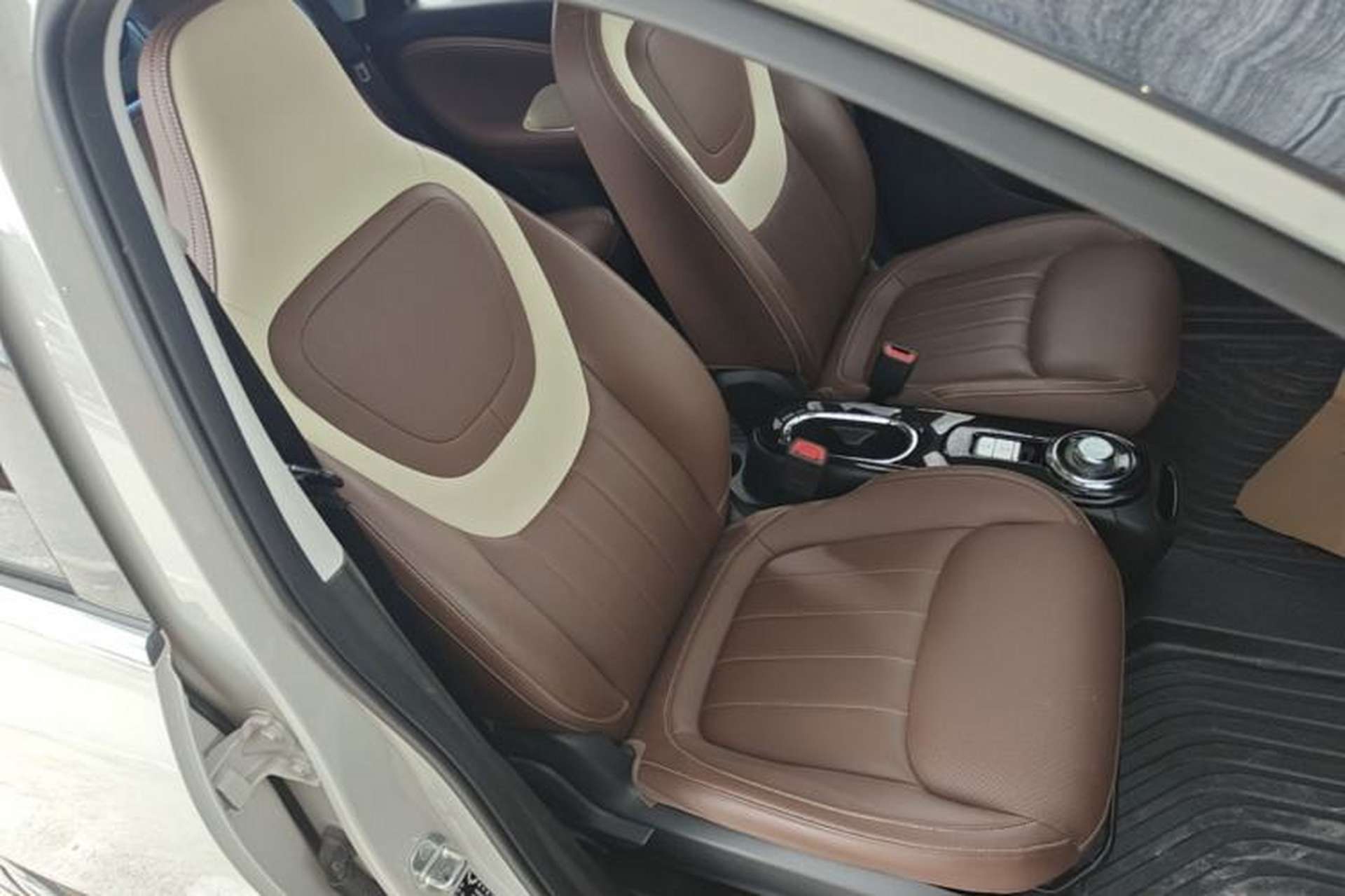 Used Wuling Bingo 2023 333 km Lingxi Connected+ Version Right Front Seat