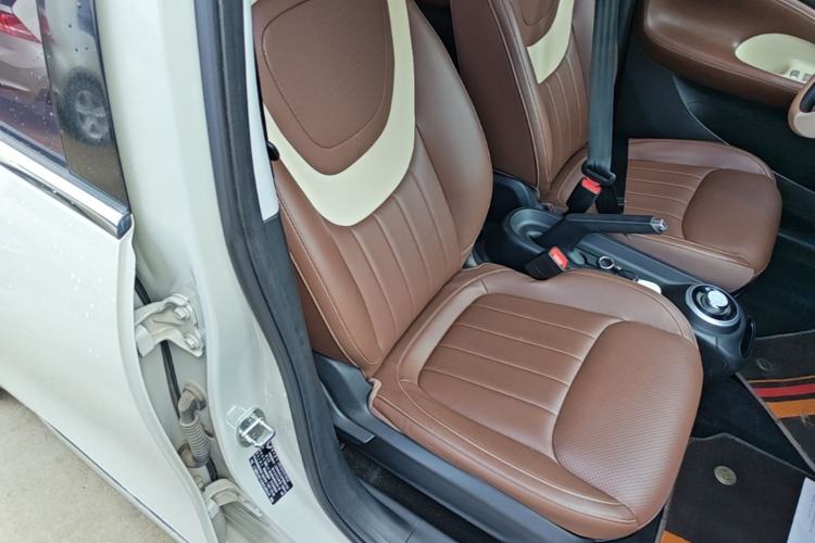 Used Wuling Bingo 2023 203km Comfort Edition Right Front Seat