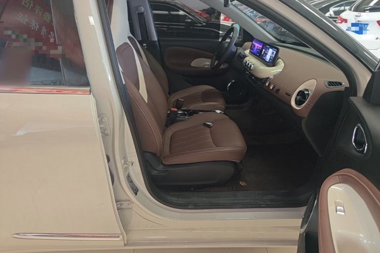 Used Wuling Bingo 2023 410 km Lingxi Deluxe Edition Right Front Seat