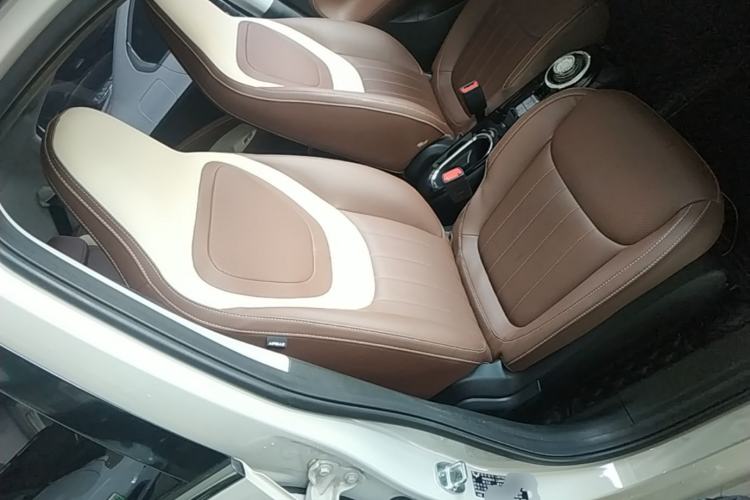 Used Wuling Bingo 2023 410 km Lingxi Deluxe Edition Right Front Seat