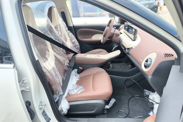 Used Wuling Bingo 2023 333 km Enjoyment Version Right Front Seat