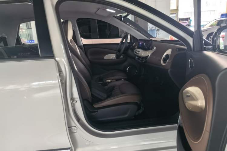 Used Wuling Bingo 2023 333 km Lingxi Connected Version Right Front Seat